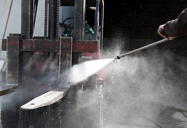 Best Oil Spill Cleanup  in Dravosburg, PA